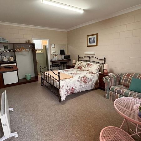 Alpine Country Motel Plus Free Coffee Cooma Kültér fotó