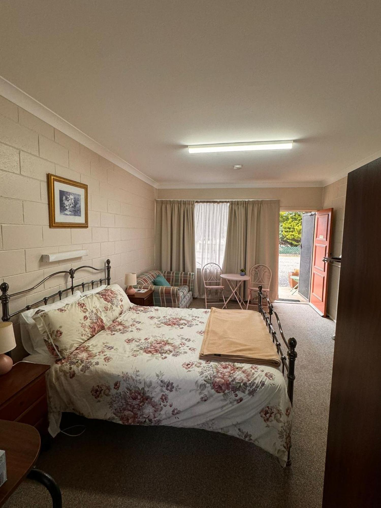 Alpine Country Motel Plus Free Coffee Cooma Kültér fotó
