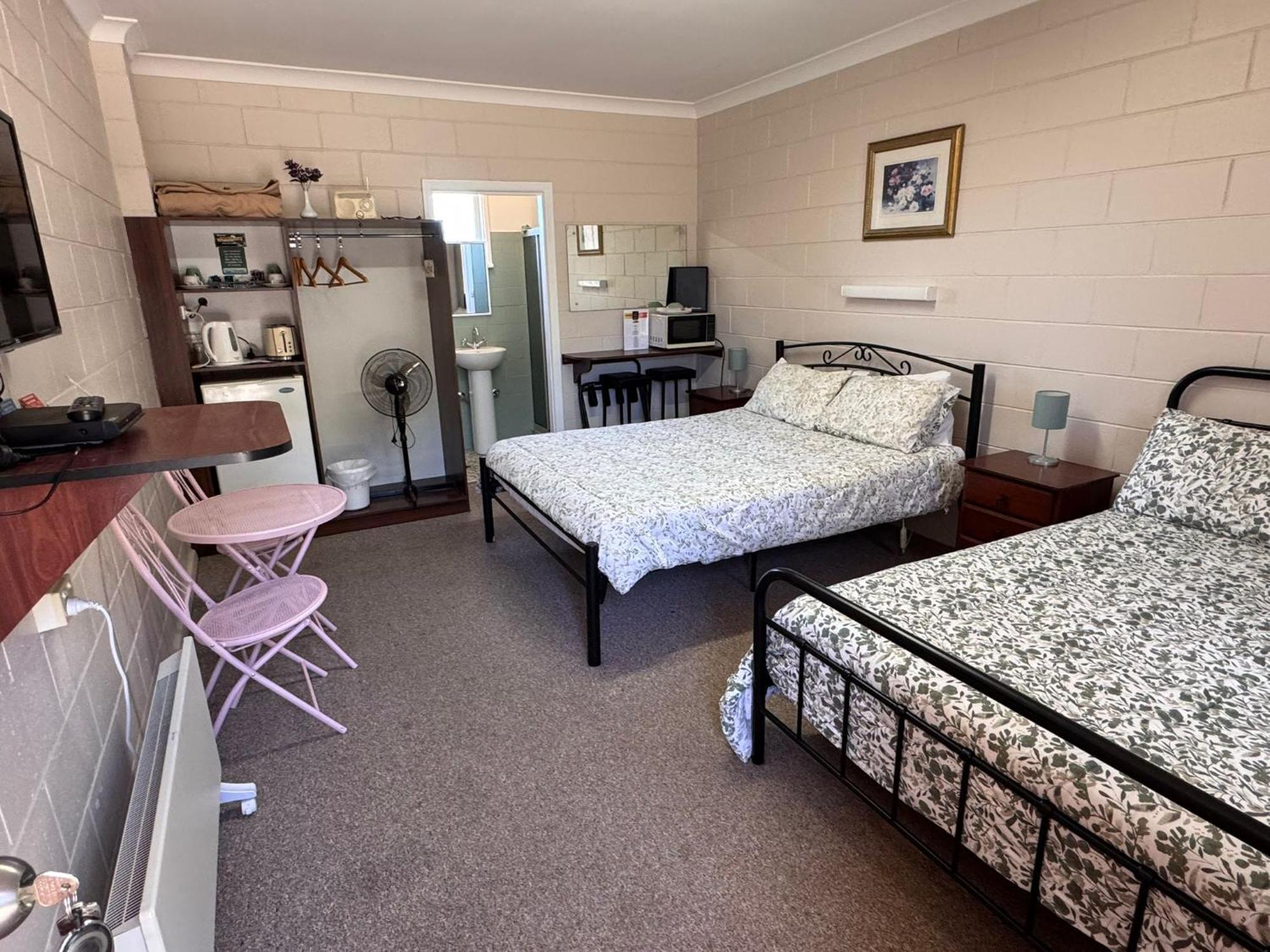 Alpine Country Motel Plus Free Coffee Cooma Kültér fotó