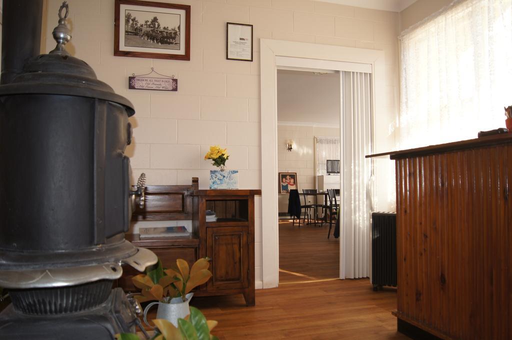 Alpine Country Motel Plus Free Coffee Cooma Kültér fotó